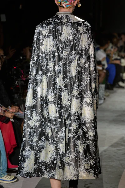 Look 49